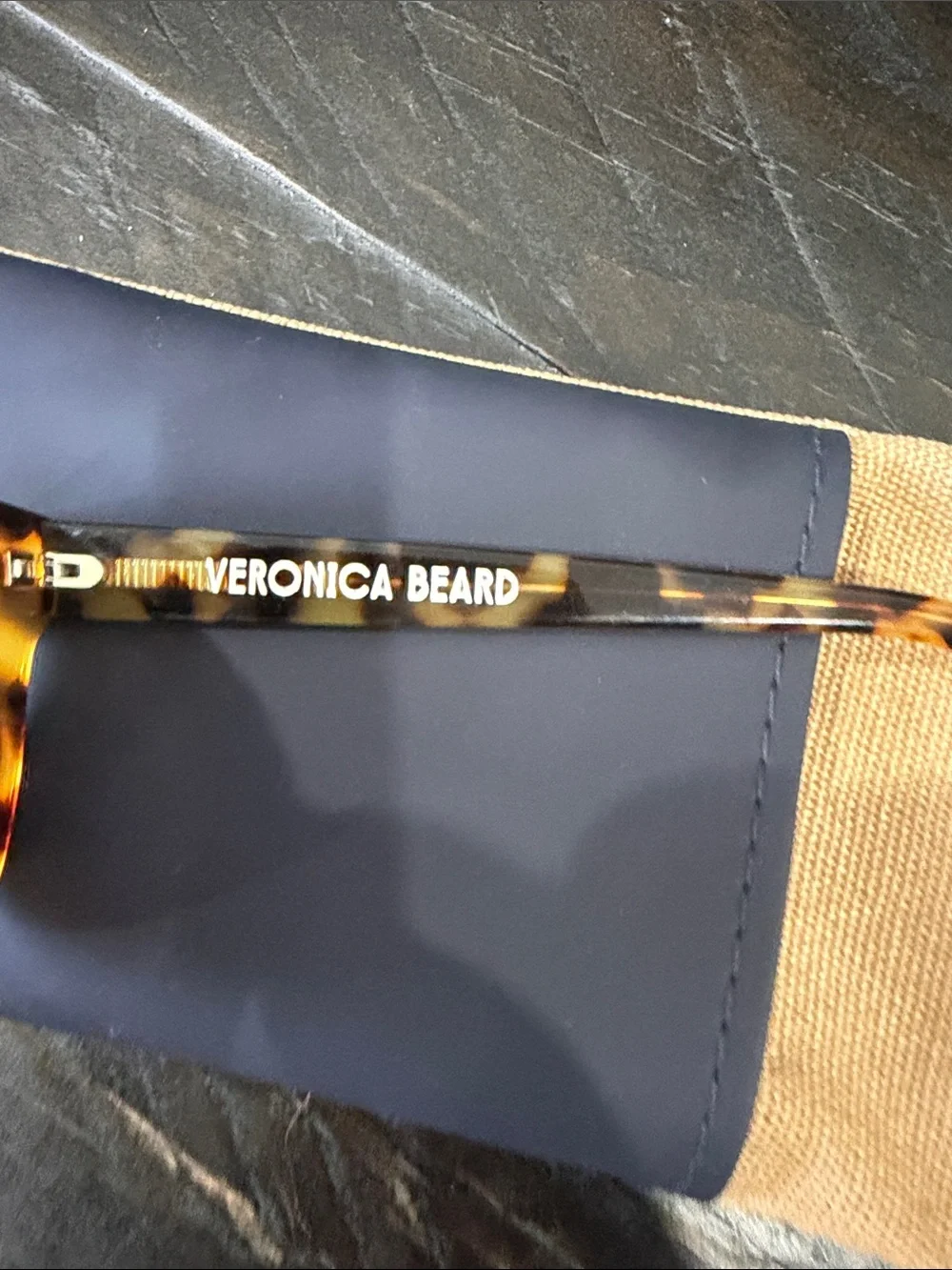New Veronica Beard Tortoiseshell 'Jane' Sunglasses with black & Tan Case - Picture 5 of 12